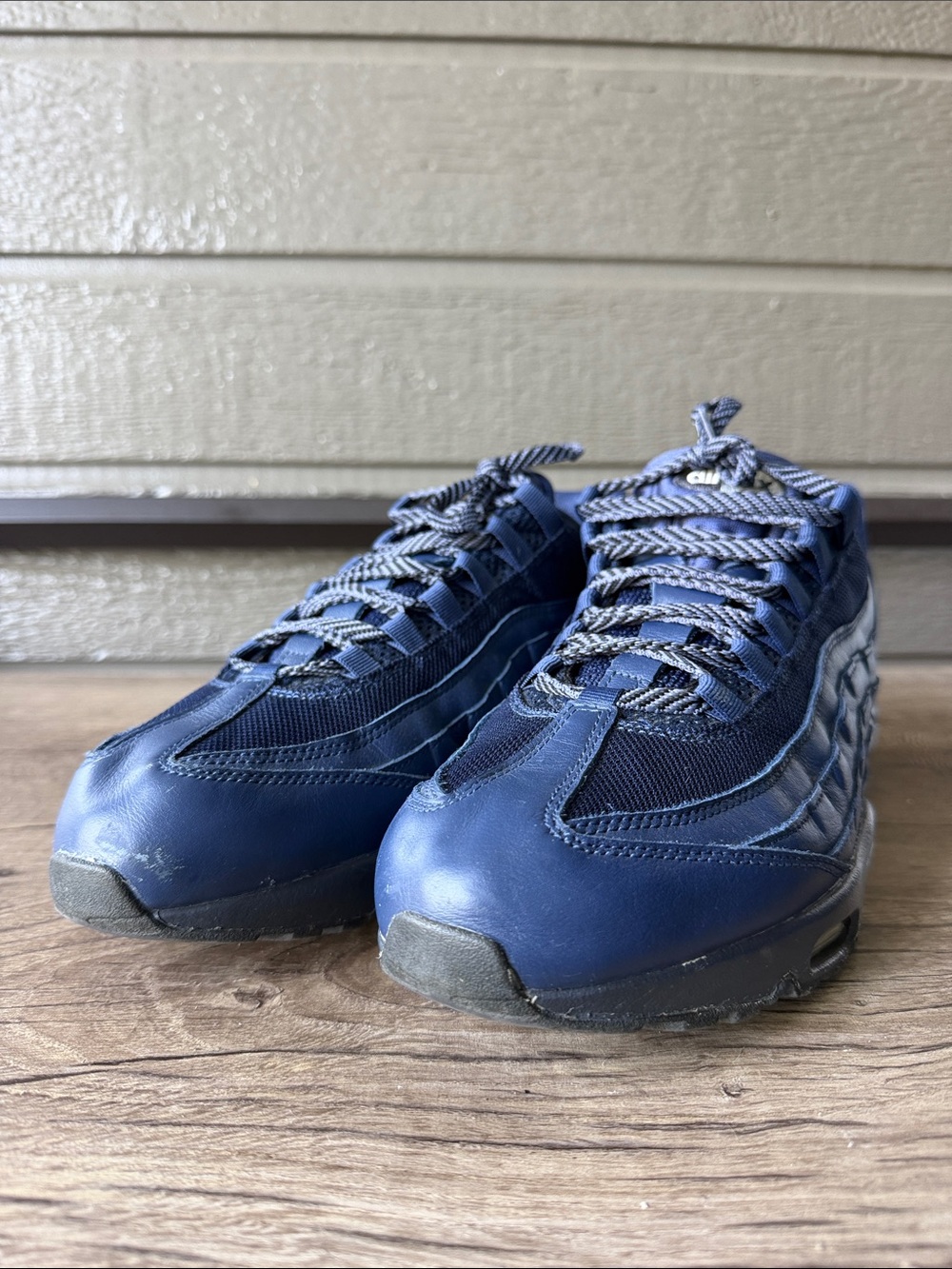 Nike air max Men’s Navy Blue Low-Top Sneakers size 12